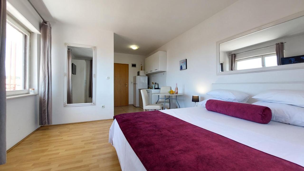 Sea Side Apartments Vodice Dış mekan fotoğraf
